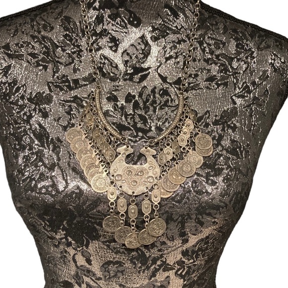 ORNATE Heavy Double Sided Medallion Necklace - Picture 3 of 6